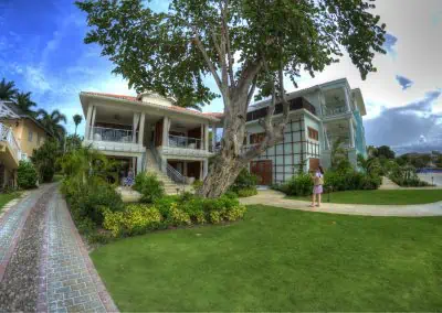 Romeo and Juliet one bedromm Butler Villa Suites