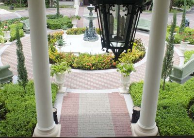 Royal Plantation Courtyard