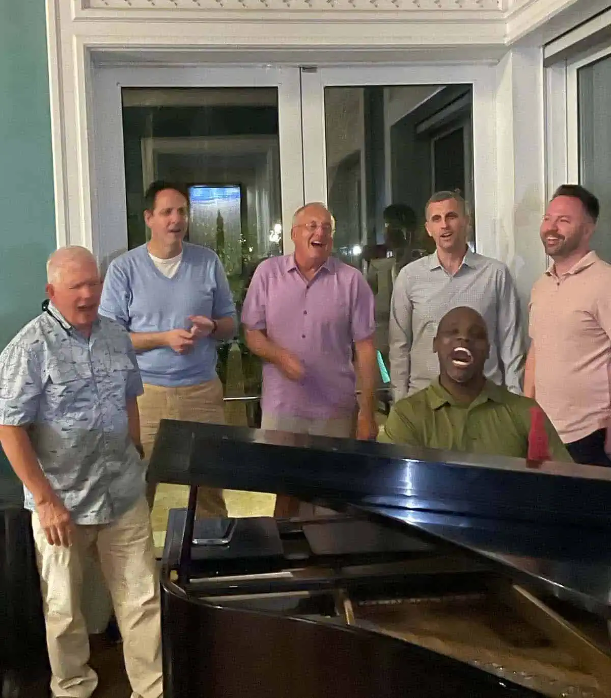 Sandals Piano Bar entertainment