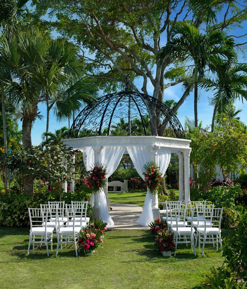 Bahamas wedding setting Sandals Resort